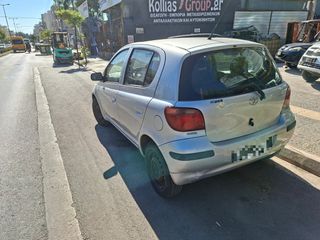 Toyota Yaris 2003 VVTI-thumb-5
