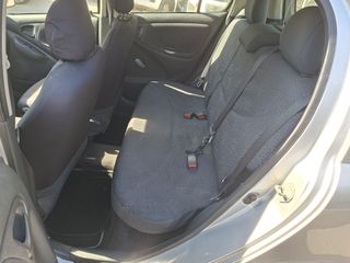 Toyota Yaris 2003 VVTI-thumb-9