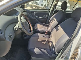 Toyota Yaris 2003 VVTI-thumb-10