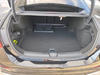 Mercedes-Benz E 220 2025 AMG LINE-thumb-49