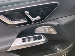 Mercedes-Benz E 220 2025 AMG LINE-thumb-32