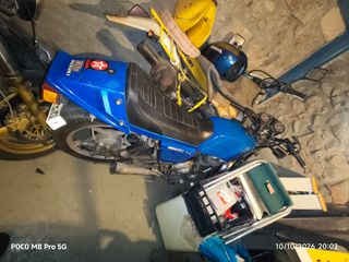 Suzuki GSX 250 1980 (2 μηχανες)-thumb-1
