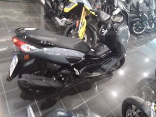 Yamaha NMAX 125 2021-thumb-2