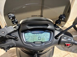 Piaggio Beverly 300 2022 S hpe-thumb-1