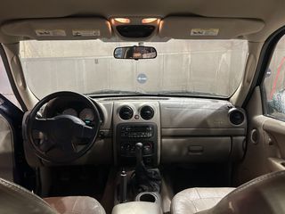 Jeep Cherokee 2005-thumb-5