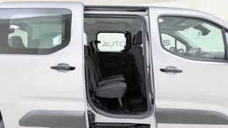 Opel Combo 2026 LIFE EDITION 1.5 DIESEL 102 L2H1 7 SEATS/OPEL BESIKOS-thumb-29