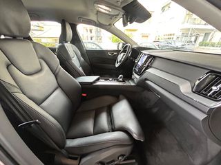 Volvo XC 60 2023 FaceLift/B4/Hubrid Diesel/PLUS DARK (ex.R Design)-thumb-18