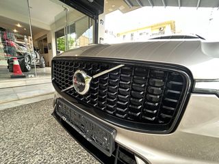 Volvo XC 60 2023 FaceLift/B4/Hubrid Diesel/PLUS DARK (ex.R Design)-thumb-2