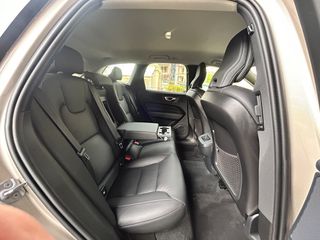 Volvo XC 60 2023 FaceLift/B4/Hubrid Diesel/PLUS DARK (ex.R Design)-thumb-26