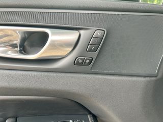 Volvo XC 60 2023 FaceLift/B4/Hubrid Diesel/PLUS DARK (ex.R Design)-thumb-21