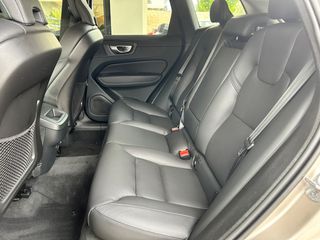 Volvo XC 60 2023 FaceLift/B4/Hubrid Diesel/PLUS DARK (ex.R Design)-thumb-28
