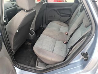 Ford Focus 2007-thumb-10