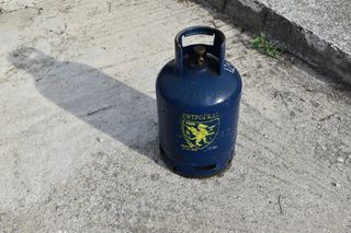 ΠΕΤΡΟΓΚΑΖ ΜΠΟΤΙΛΑ ΦΙΑΛΗ ΥΓΡΑΕΡΙΟΥ
