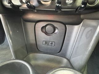 Mini Cooper D 2016-thumb-55