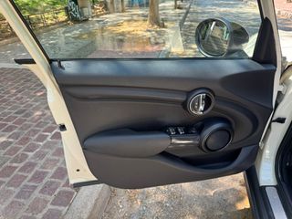 Mini Cooper D 2016-thumb-11