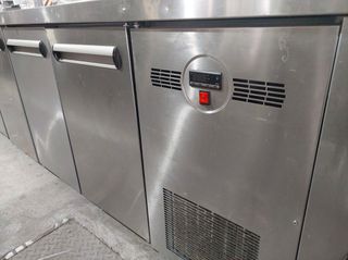 Πάγκος ψυγείο 195εκ με ενσωματωμένη μηχανή-thumb-2