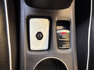 Renault Captur 2023 1.6 E-TECH  PHEV TECHNO EDC-thumb-18