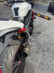 Triumph Speed Triple R 2018-thumb-3