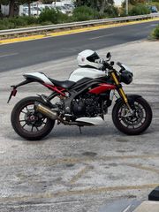 Triumph Speed Triple R 2018-thumb-6
