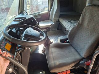 Volvo 2005 FH 12.460-thumb-10