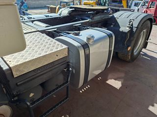 Volvo 2005 FH 12.460-thumb-12