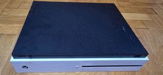 Xbox one/s 1tb console-thumb-5