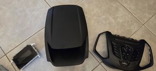 Κιτ εργοστασιακού ηχοσυστήματος και κεντρικής κονσόλας ταμπλό Ford Fiesta (2008–2013) και Ford EcoSport (2013–2017)