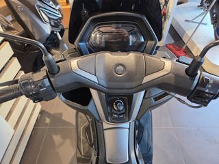 Yamaha NMAX 125 2025-thumb-4