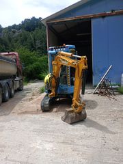 Εκσκαφάκι (διαβολάκι) Yanmar 2000 V30-thumb-2