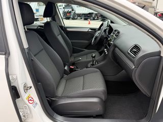 Volkswagen Golf 2009-thumb-15