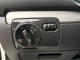 Volkswagen Golf 2009-thumb-21