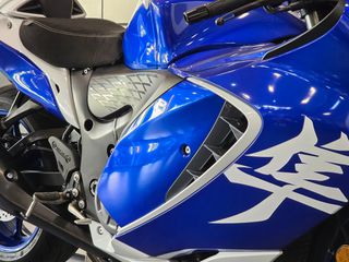 Suzuki GSXR 1300 Hayabusa 2026 Special Edition-thumb-15