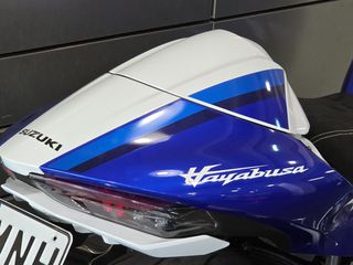 Suzuki GSXR 1300 Hayabusa 2026 Special Edition-thumb-16