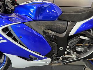 Suzuki GSXR 1300 Hayabusa 2026 Special Edition-thumb-21
