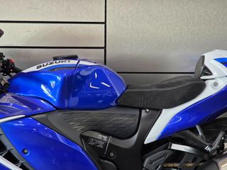 Suzuki GSXR 1300 Hayabusa 2026 Special Edition-thumb-24