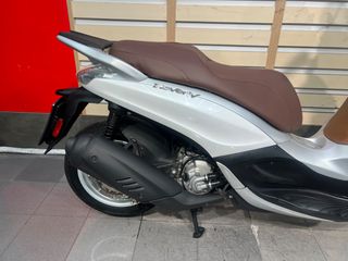 Piaggio Beverly 300i 2016 ABS ASR-thumb-4