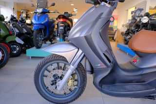 Piaggio Beverly 250 Cruiser 2011 BEVERLY 500 ANNIVERSARY-thumb-1