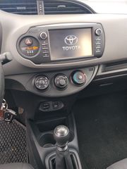 Toyota Yaris 2017-thumb-5