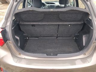 Toyota Yaris 2017-thumb-6