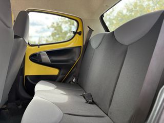 Peugeot 107 2012-thumb-9