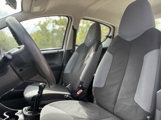 Peugeot 107 2012-thumb-6
