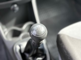 Peugeot 107 2012-thumb-9