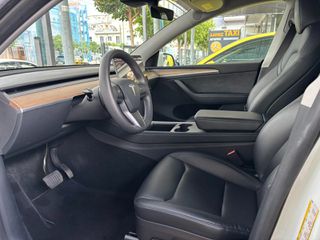 Tesla Model Y 2023 LONG RANGE DUAL MOTOR AWD-thumb-7
