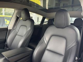 Tesla Model Y 2023 LONG RANGE DUAL MOTOR AWD-thumb-8