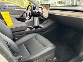 Tesla Model Y 2023 LONG RANGE DUAL MOTOR AWD-thumb-10