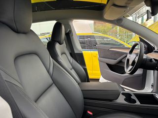Tesla Model Y 2023 LONG RANGE DUAL MOTOR AWD-thumb-11