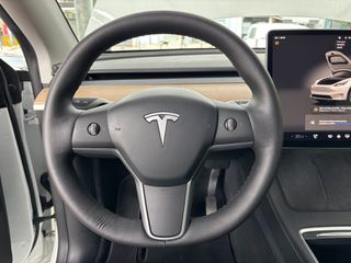 Tesla Model Y 2023 LONG RANGE DUAL MOTOR AWD-thumb-15