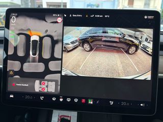 Tesla Model Y 2023 LONG RANGE DUAL MOTOR AWD-thumb-31