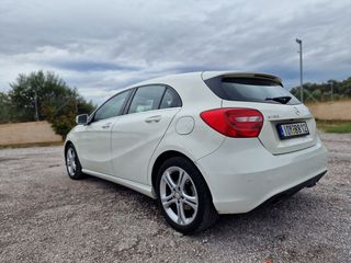 Mercedes-Benz A 180 2015 1.6 109HP Auto PANORAMIC ROOF-thumb-5