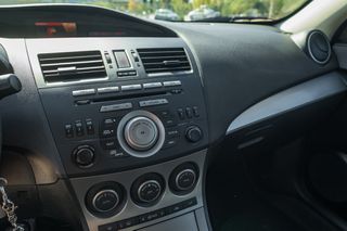 Mazda 3 2011-thumb-14